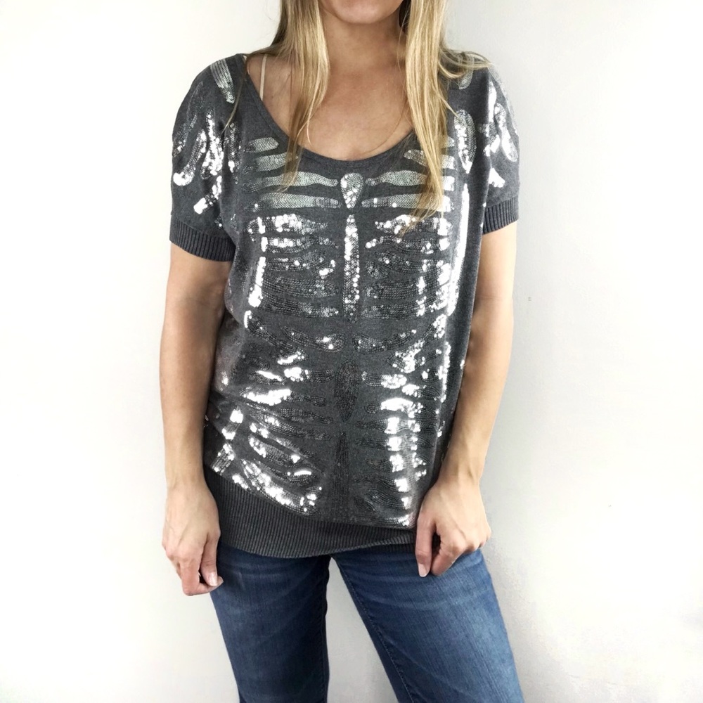 ARDEN B Sequin front gray short sleeve sweater top size Small